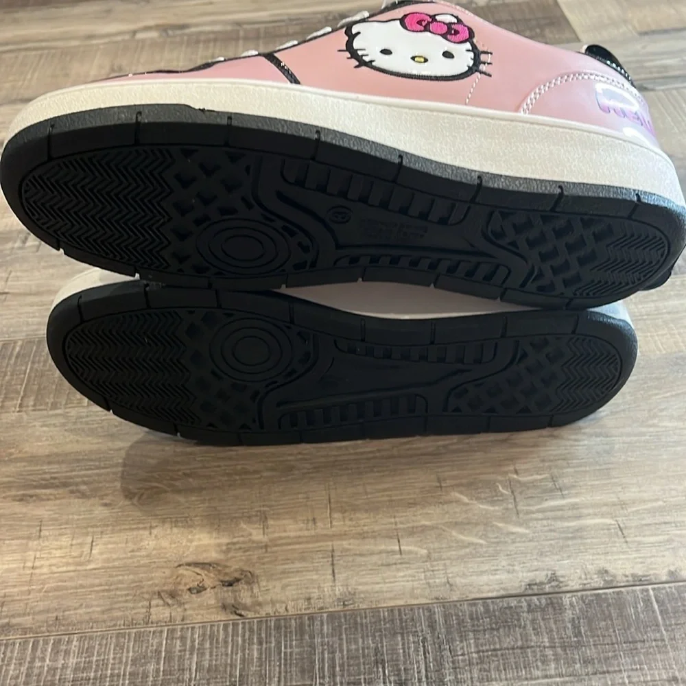 NWT Sanrio Hello Kitty sneakers athletic shoes 8
